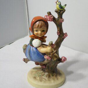 Vintage Goebel M I Hummel Figurine Apple Tree Girl 141